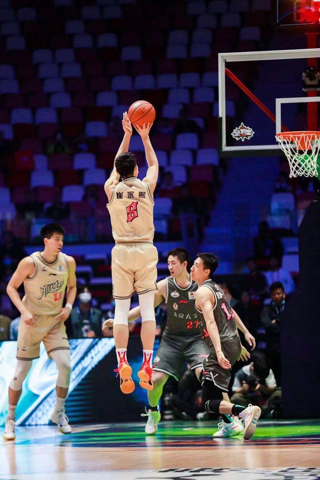 开云官网登录入口赛地聚焦：全明星赛国际比赛日热度飙升，浙江稠州再遭质疑，底气十足，心理建设被强调的简单介绍